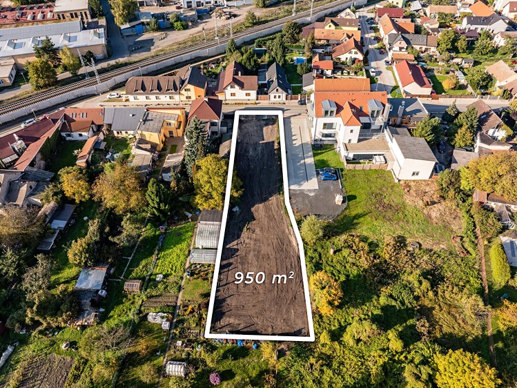 Prodej stavebního pozemku 950 m² - foto 3
