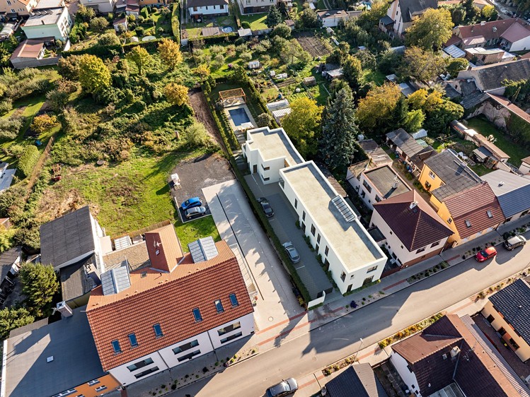 Prodej stavebního pozemku 950 m² - foto 2