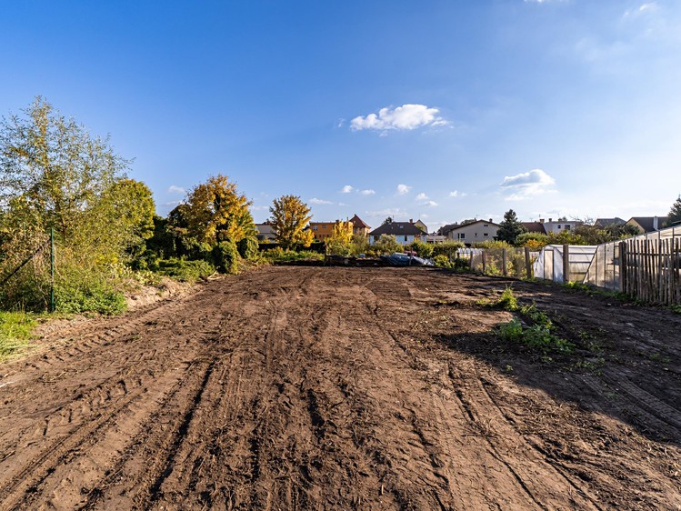 Prodej stavebního pozemku 950 m² - foto 6