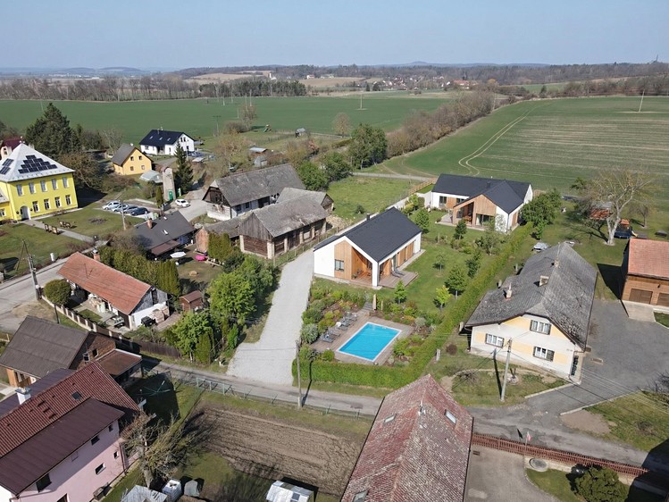 Prodej stavebního pozemku 1 200 m² - foto 1