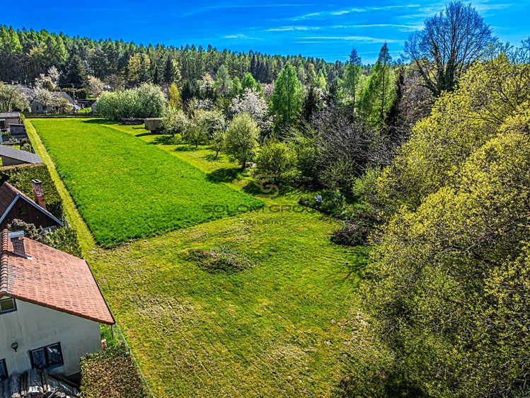 Prodej stavebního pozemku 4 472 m² - foto 2
