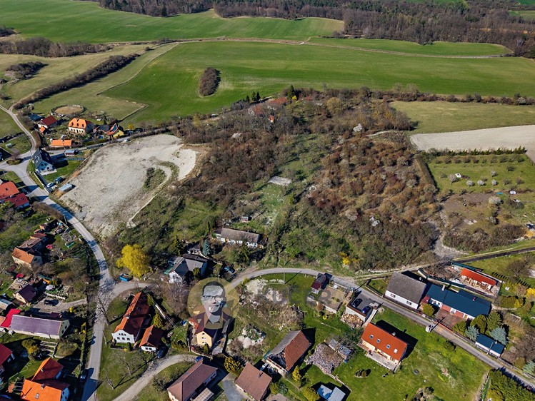 Prodej stavebního pozemku 3 158 m² - foto 1