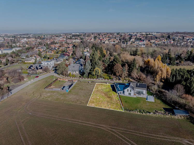 Prodej stavebního pozemku 933 m² - foto 8