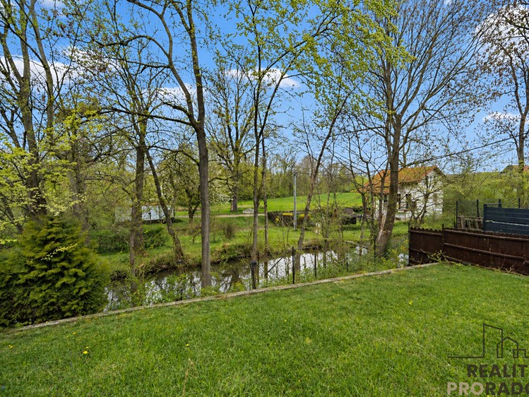 Prodej stavebního pozemku 404 m² - foto 2