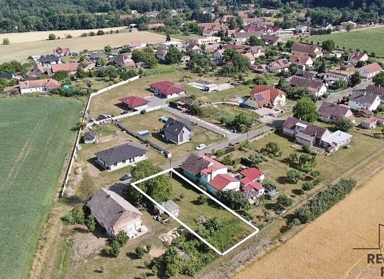 Prodej stavebního pozemku 813 m² - foto 4