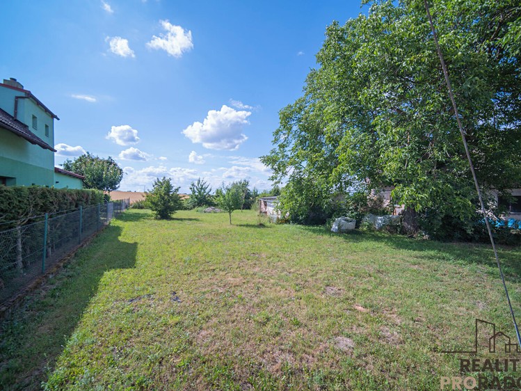 Prodej stavebního pozemku 813 m² - foto 8