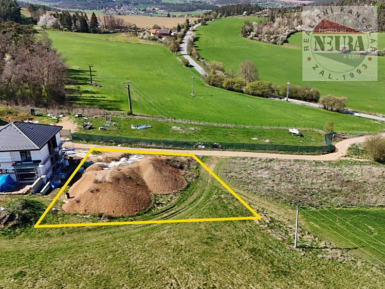 Prodej stavebního pozemku 957 m² - foto 4