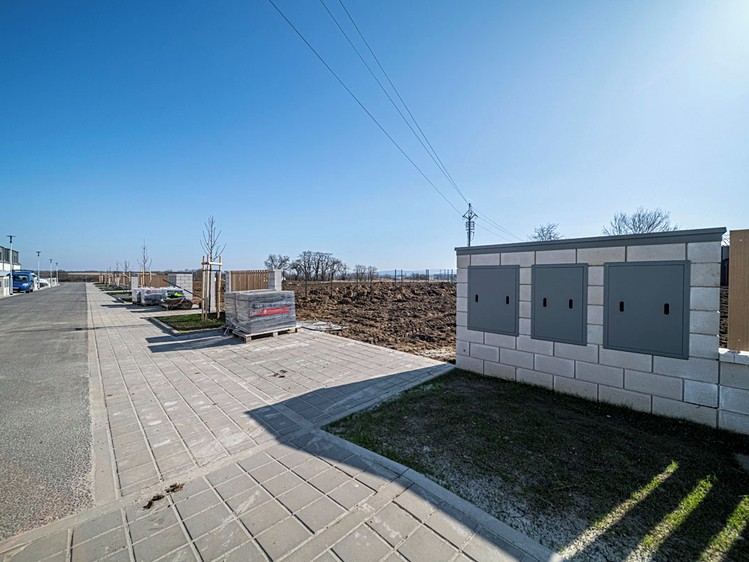 Prodej stavebního pozemku 743 m² - foto 1
