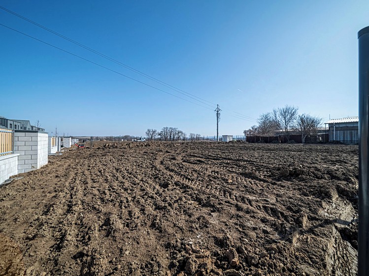 Prodej stavebního pozemku 743 m² - foto 6