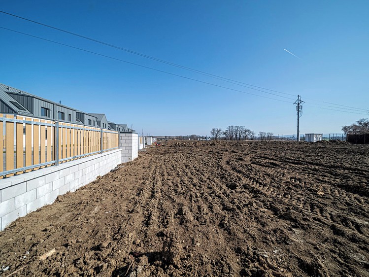 Prodej stavebního pozemku 743 m² - foto 7