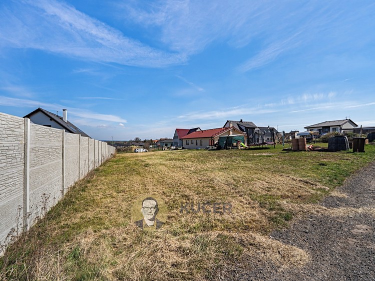 Prodej stavebního pozemku 715 m² - foto 5