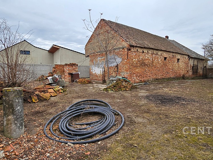 Prodej stavebního pozemku 2 090 m² - foto 3