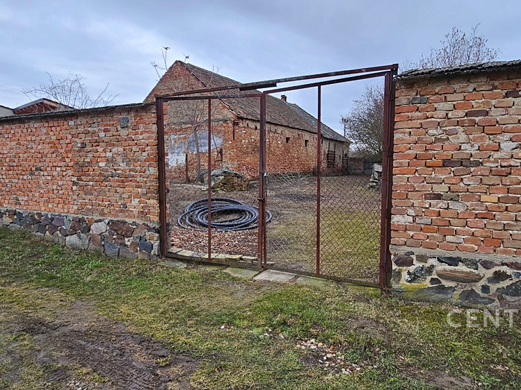 Prodej stavebního pozemku 2 090 m² - foto 2