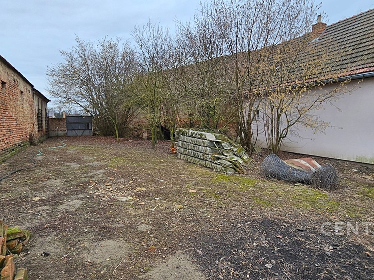 Prodej stavebního pozemku 2 090 m² - foto 4