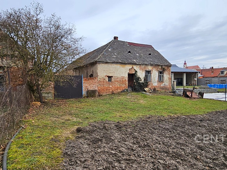 Prodej stavebního pozemku 2 090 m² - foto 8