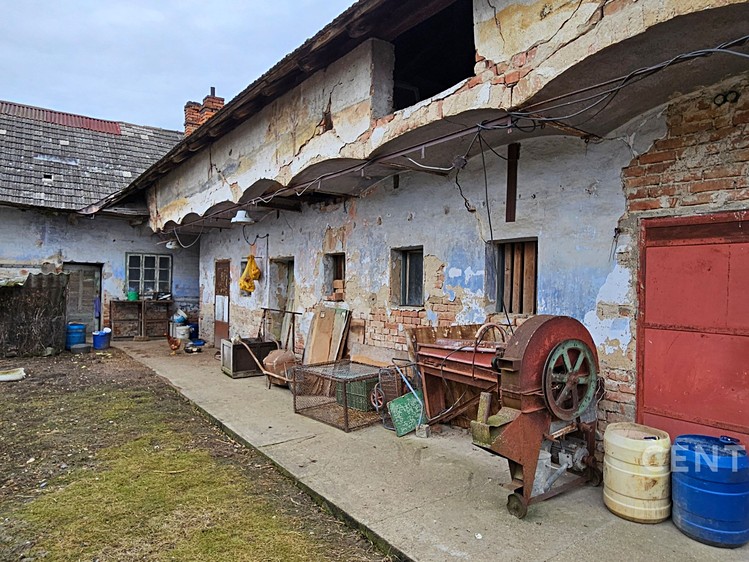 Prodej stavebního pozemku 2 090 m² - foto 5