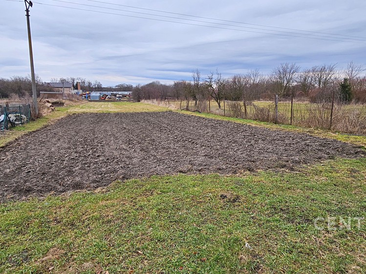Prodej stavebního pozemku 2 090 m² - foto 7