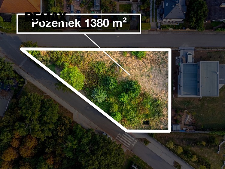 Prodej stavebního pozemku 1 380 m² - foto 1