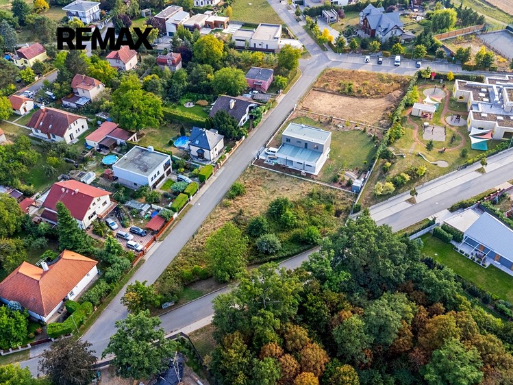 Prodej stavebního pozemku 1 380 m² - foto 8