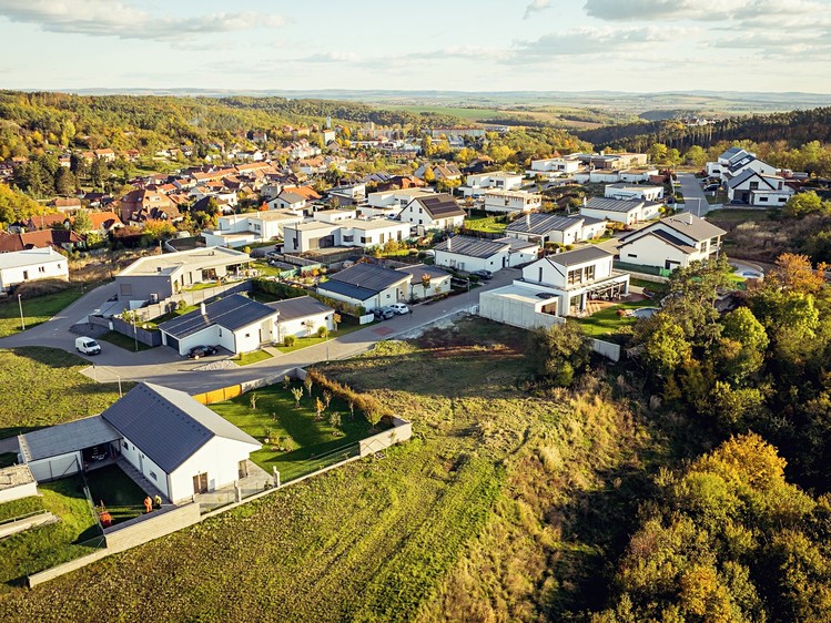 Prodej stavebního pozemku 1 324 m² - foto 3