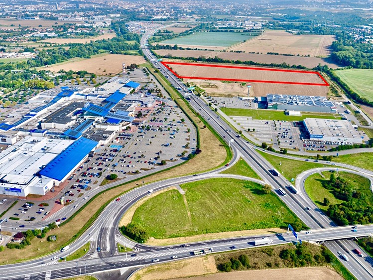 Prodej komerčního pozemku 40 000 m² - foto 2