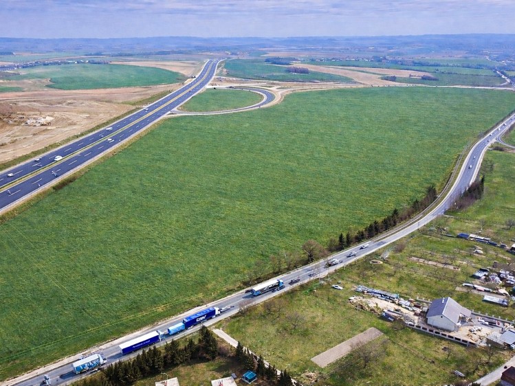Prodej komerčního pozemku 5 000 m² - foto 7
