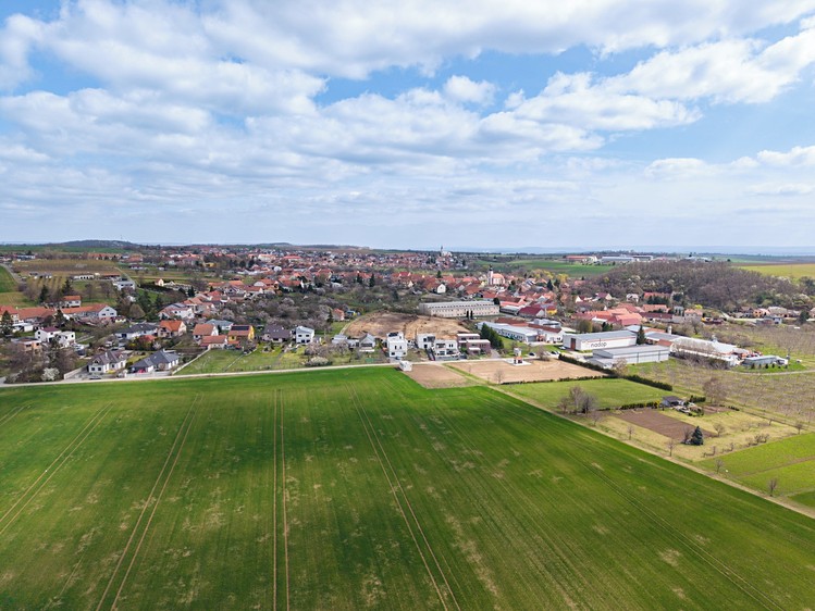 Prodej stavebního pozemku 762 m² - foto 4