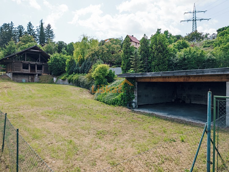 Prodej  stavebního pozemku 1 710 m² - foto 5