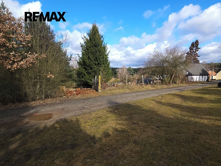 Prodej stavebního pozemku 654 m² - foto 3