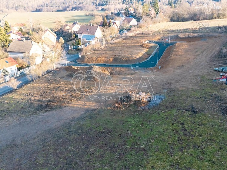 Prodej stavebního pozemku 862 m² - foto 1