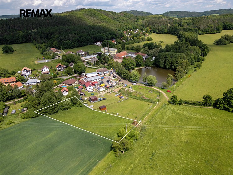 Prodej stavebního pozemku 2 512 m² - foto 2
