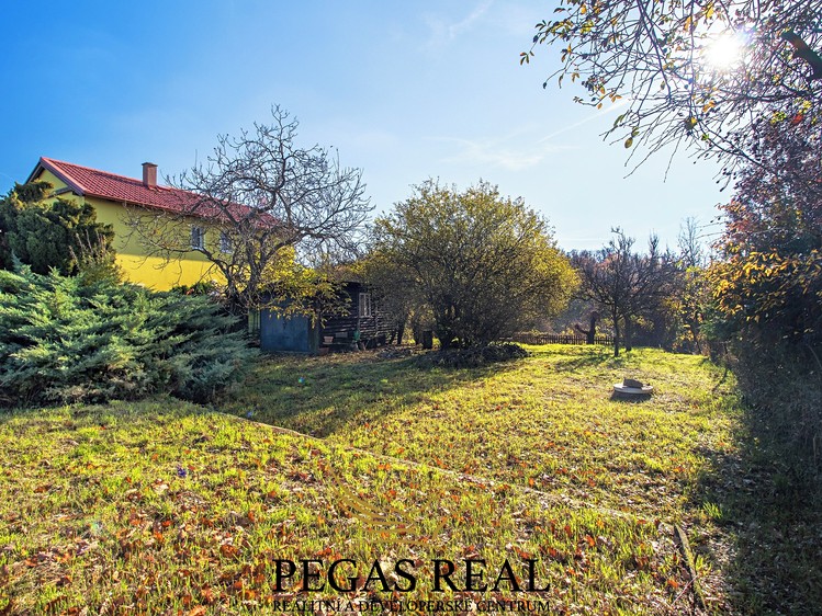Prodej stavebního pozemku 1 841 m² - foto 3