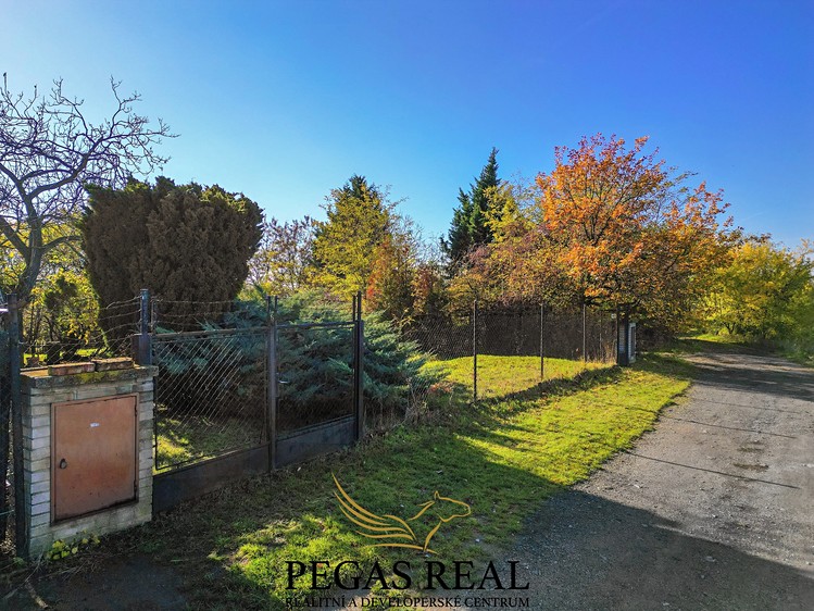Prodej stavebního pozemku 1 841 m² - foto 5