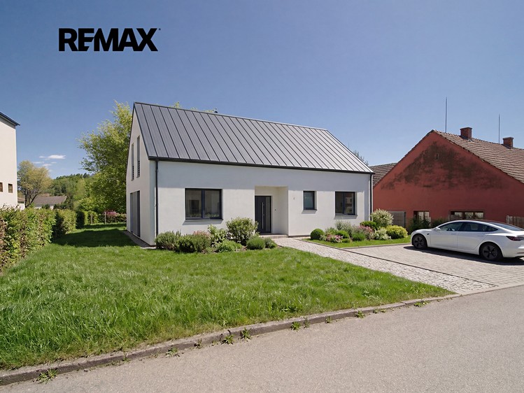 Prodej stavebního pozemku 786 m² - foto 1
