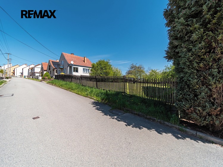 Prodej stavebního pozemku 786 m² - foto 4