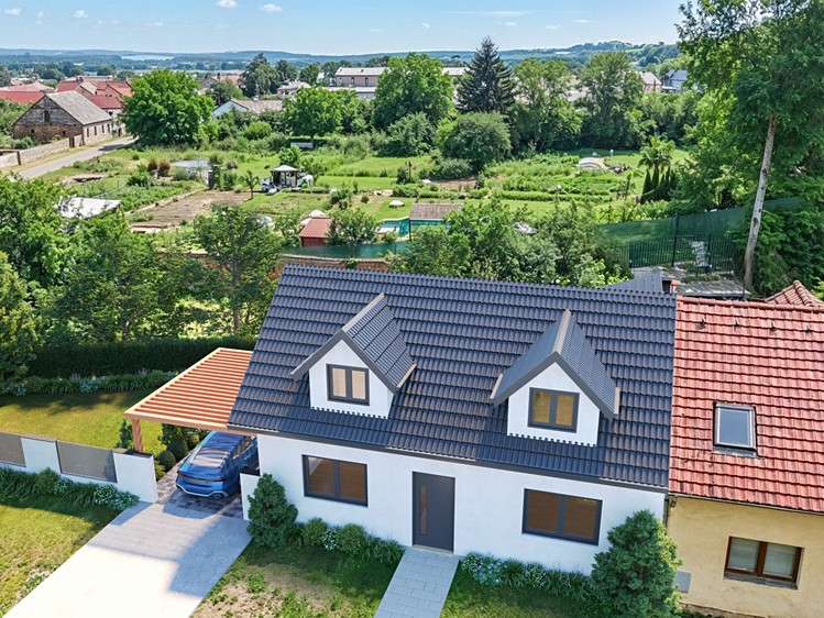 Prodej stavebního pozemku 298 m² - foto 1