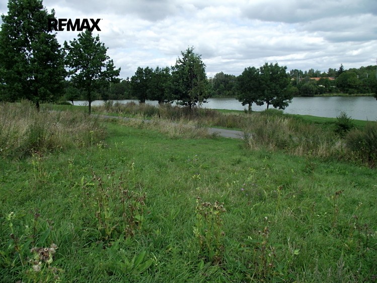 Prodej stavebního pozemku 1 399 m² - foto 2