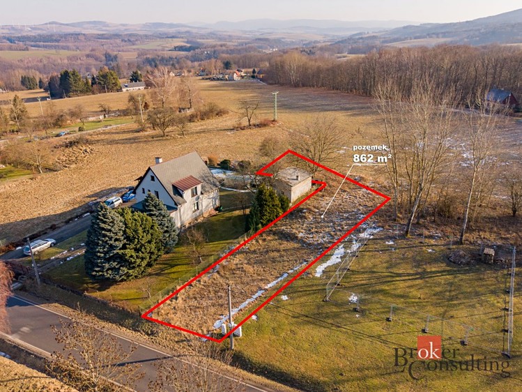 Prodej stavebního pozemku 862 m² - foto 1