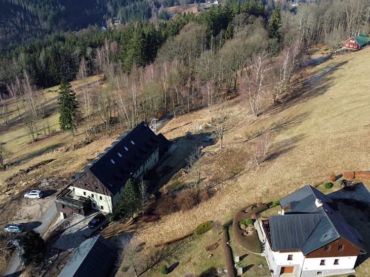 Prodej stavebního pozemku 2 074 m² - foto 1