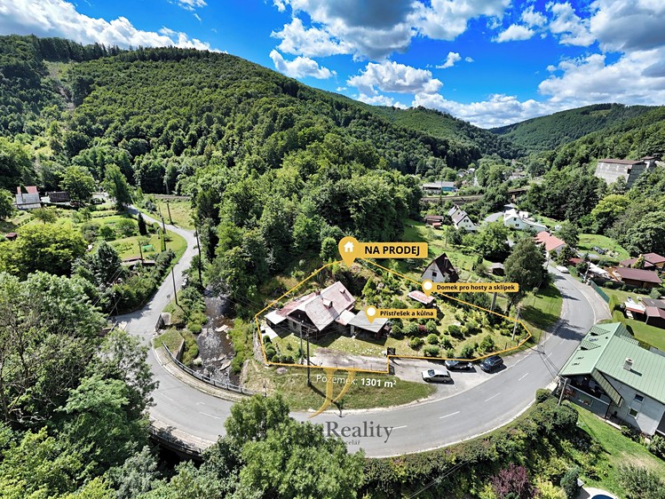 Prodej stavebního pozemku 1 301 m² - foto 2