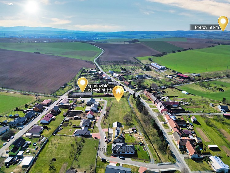 Prodej stavebního pozemku 1 376 m² - foto 3