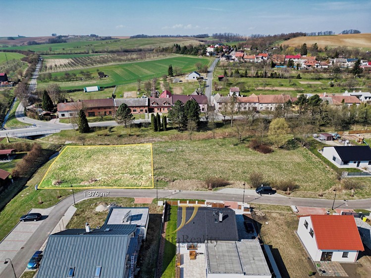Prodej stavebního pozemku 1 376 m² - foto 5