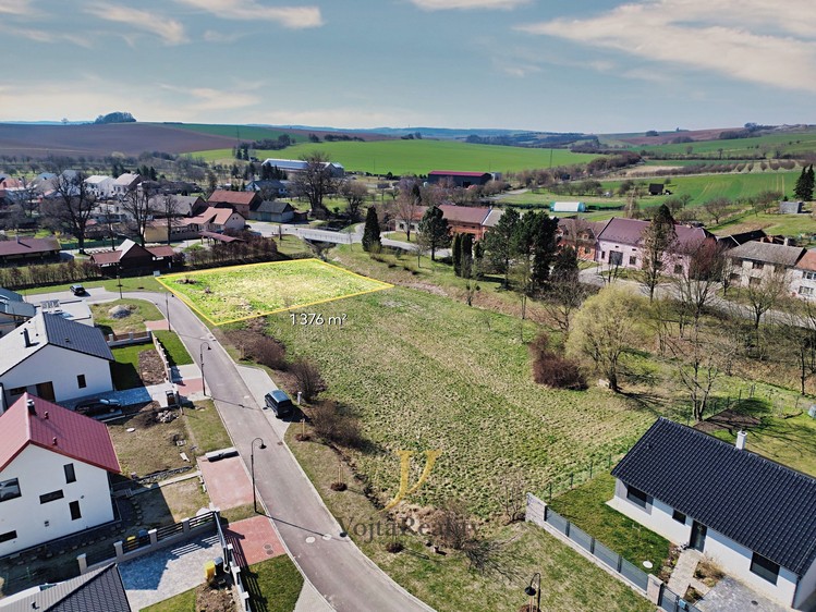 Prodej stavebního pozemku 1 376 m² - foto 6