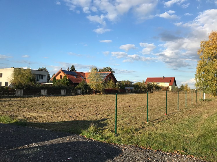 Prodej stavebního pozemku 927 m² - foto 2