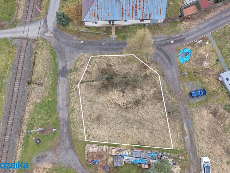Prodej stavebního pozemku 748 m² - foto 3