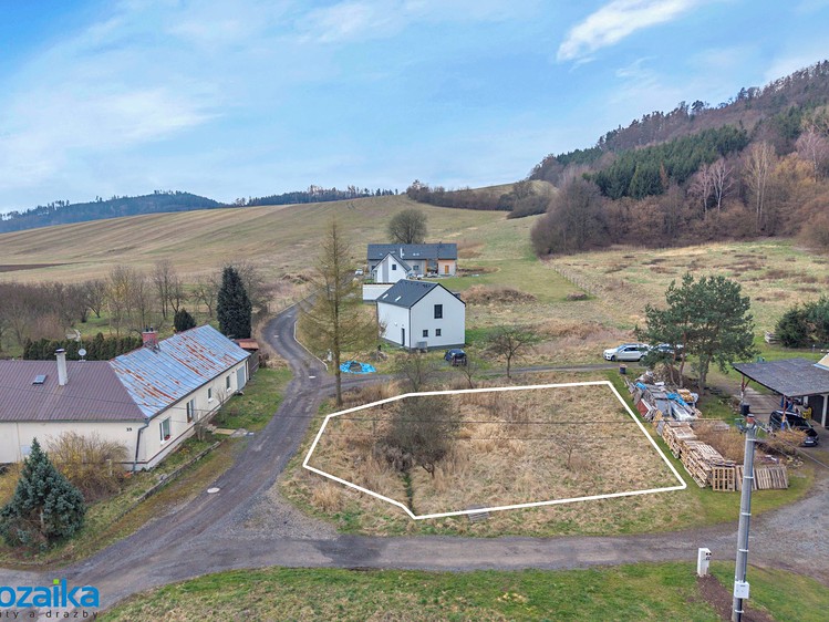 Prodej stavebního pozemku 748 m² - foto 4