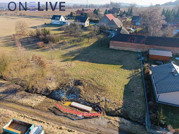 Prodej stavebního pozemku 1 307 m² - foto 1