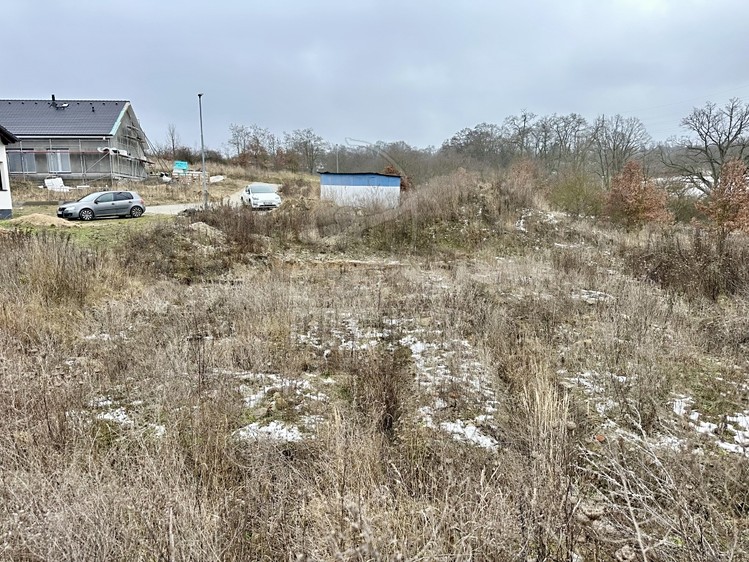Prodej stavebního pozemku 922 m² - foto 3