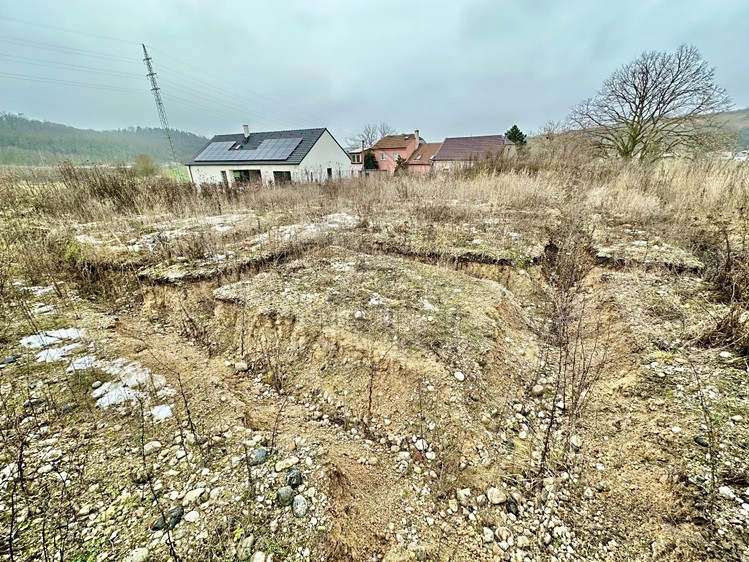 Prodej stavebního pozemku 922 m² - foto 2