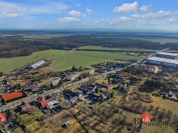 Prodej  stavebního pozemku 813 m² - foto 8